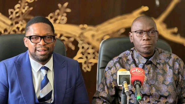 GOVERNMENT DISMISSES CLAIMS  OF BAN ON ARTISTS  AT STATE FUNCTIONS